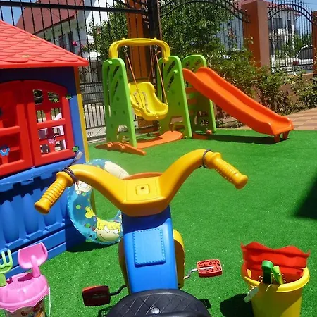 Amalya كوستِنيست